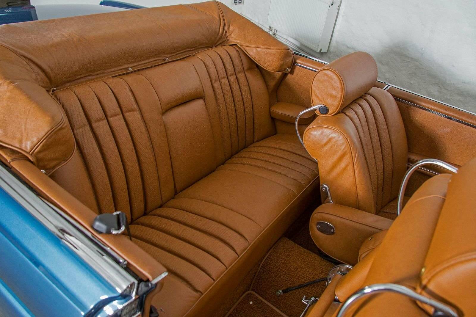 Mercedes-Benz 220 SE b 110