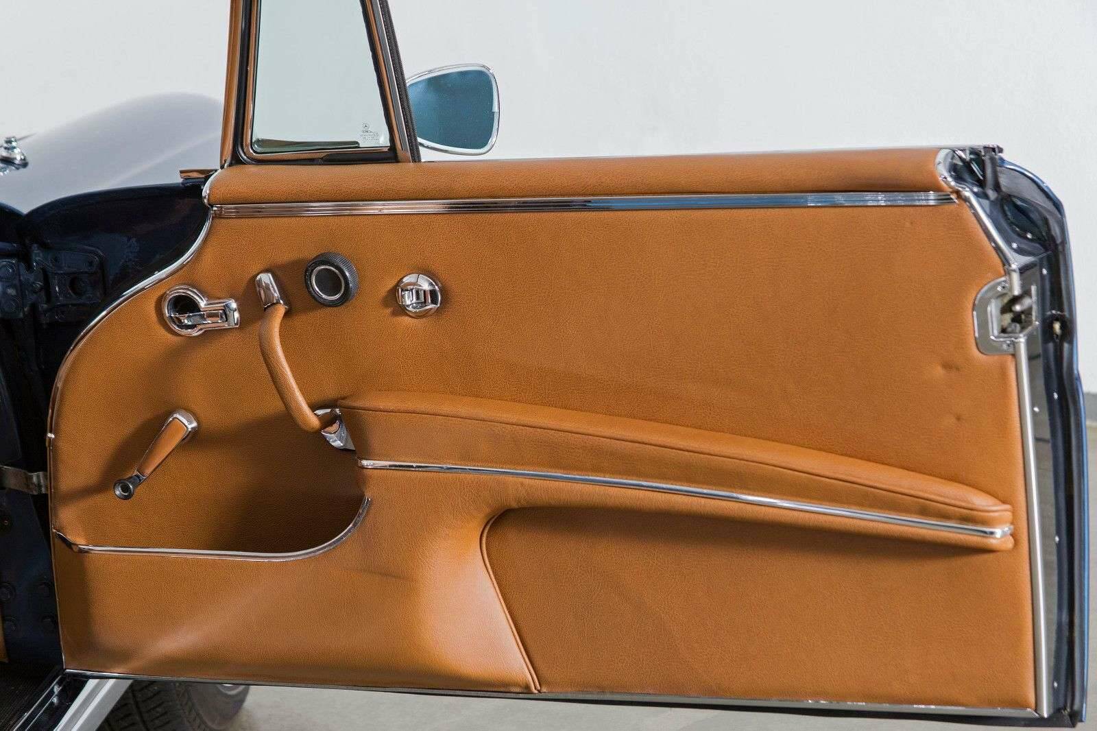 Mercedes-Benz 220 SE b 999
