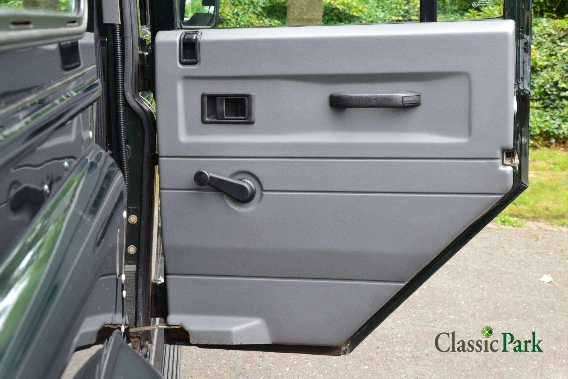 Land Rover Defender 110 Td5 40