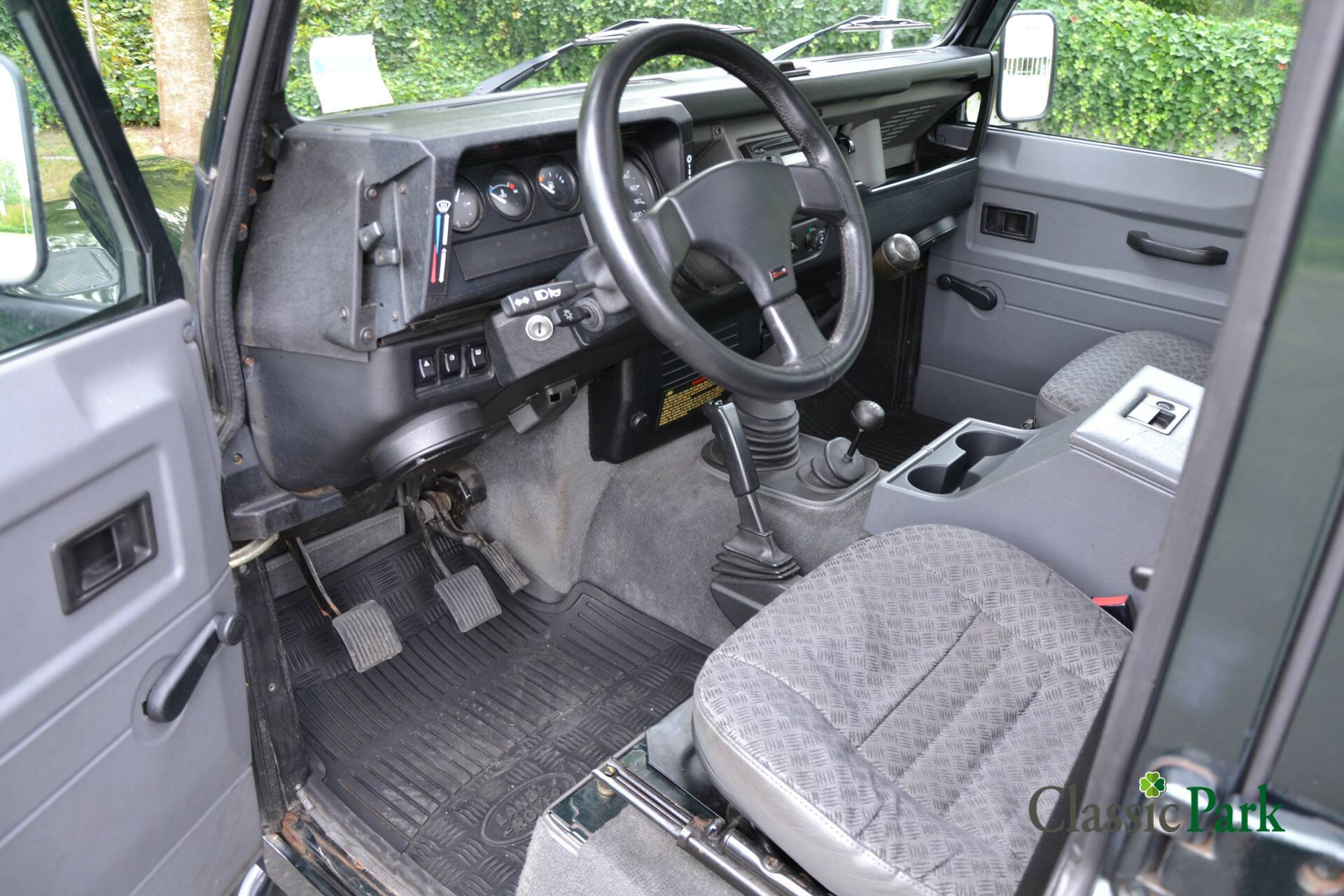 Land Rover Defender 110 Td5 42