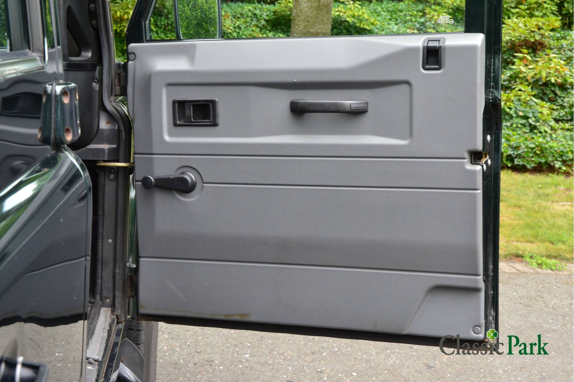 Land Rover Defender 110 Td5 17