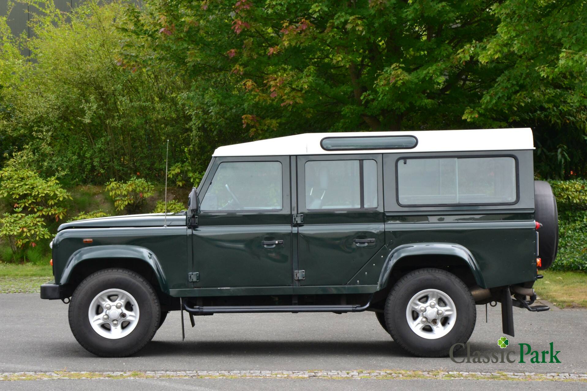 Land Rover Defender 110 Td5 1