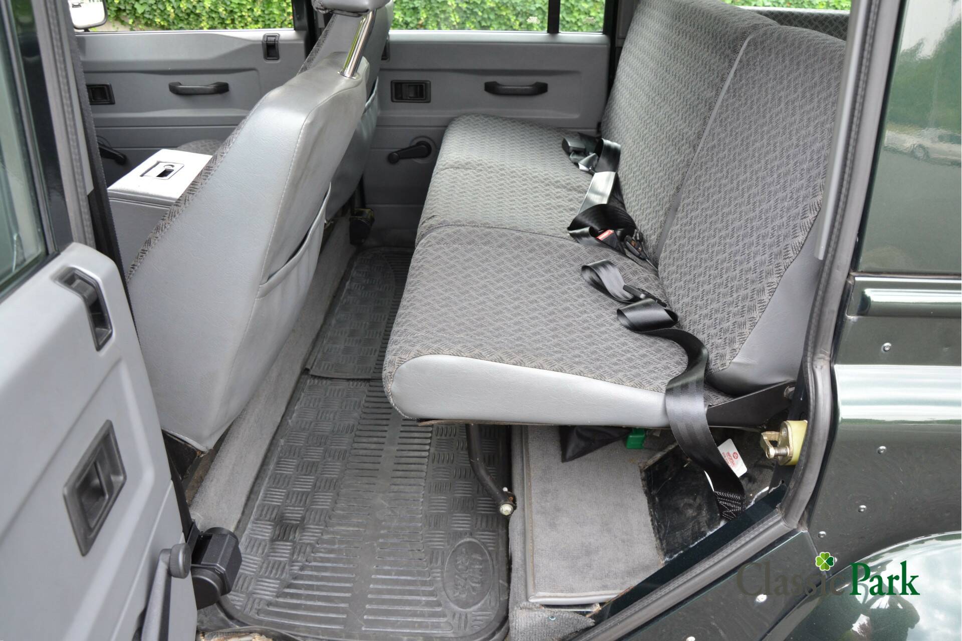 Land Rover Defender 110 Td5 33
