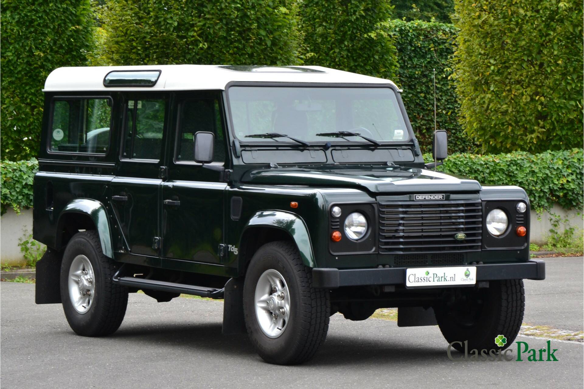 Land Rover Defender 110 Td5 6