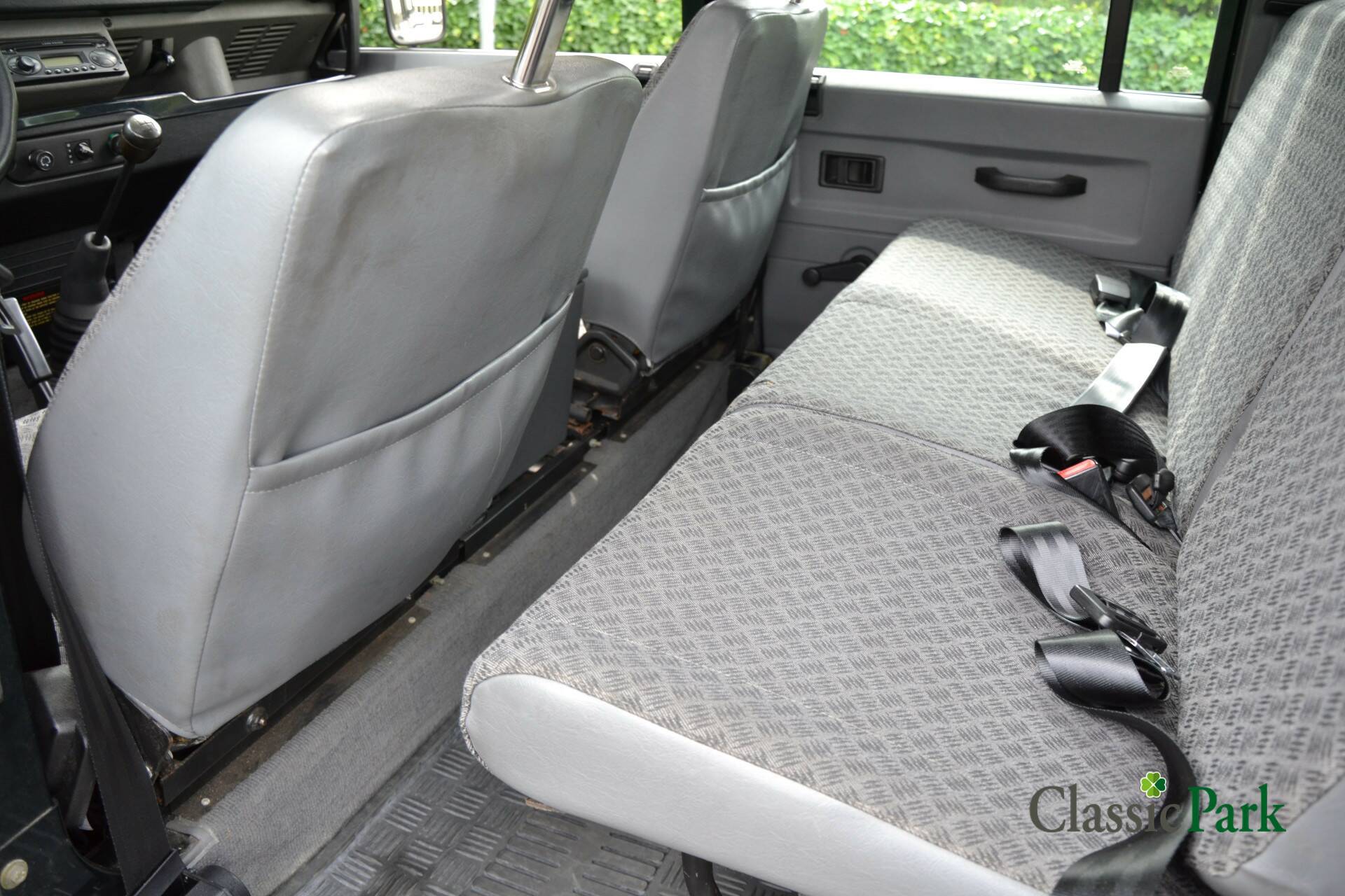Land Rover Defender 110 Td5 23