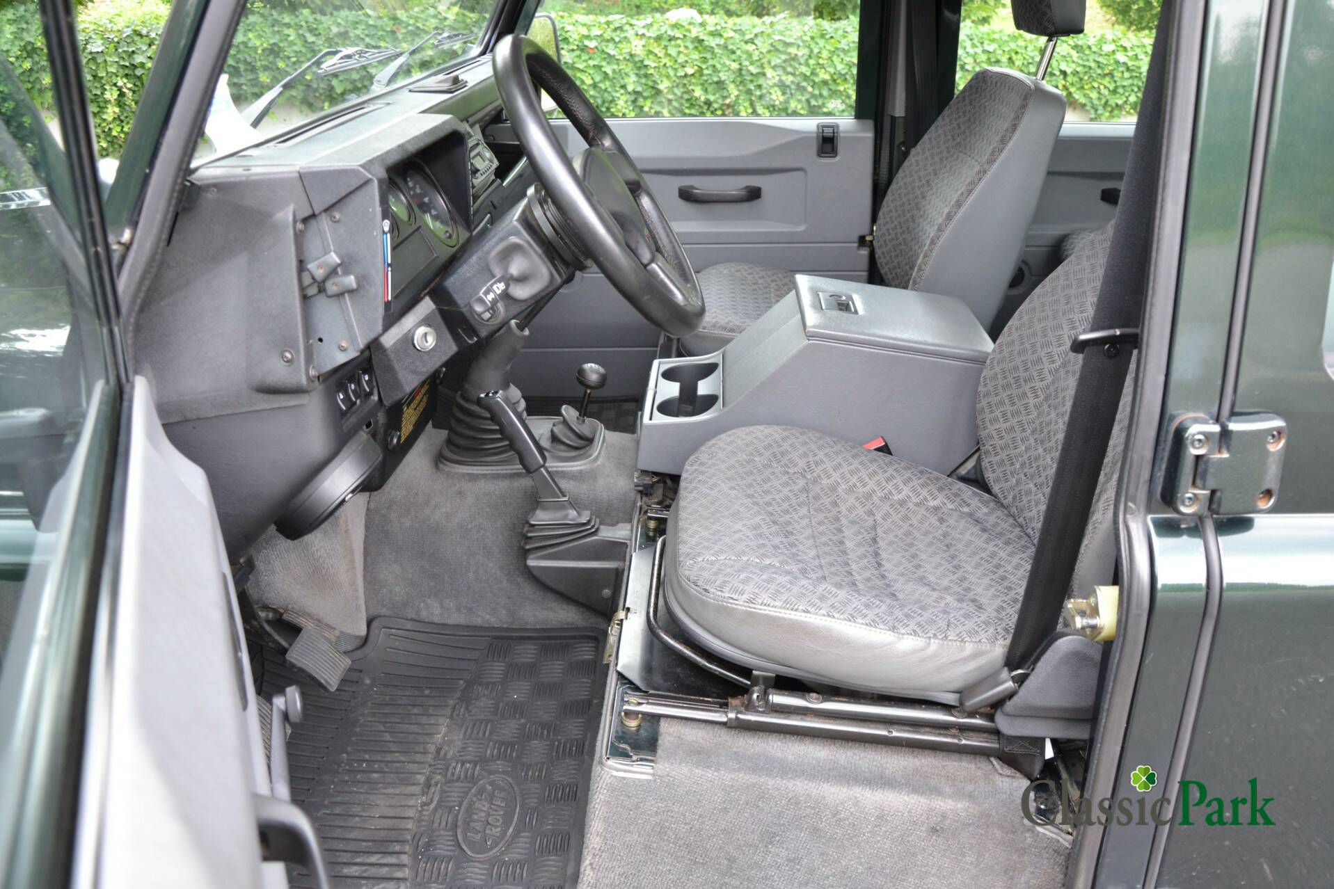 Land Rover Defender 110 Td5 8