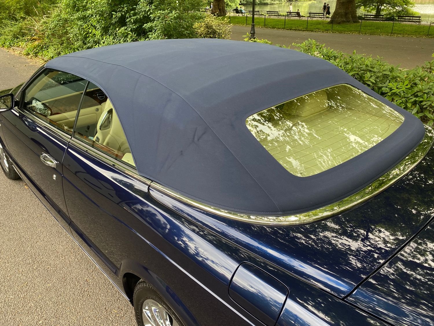 2007 Bentley Azure Srs II 28