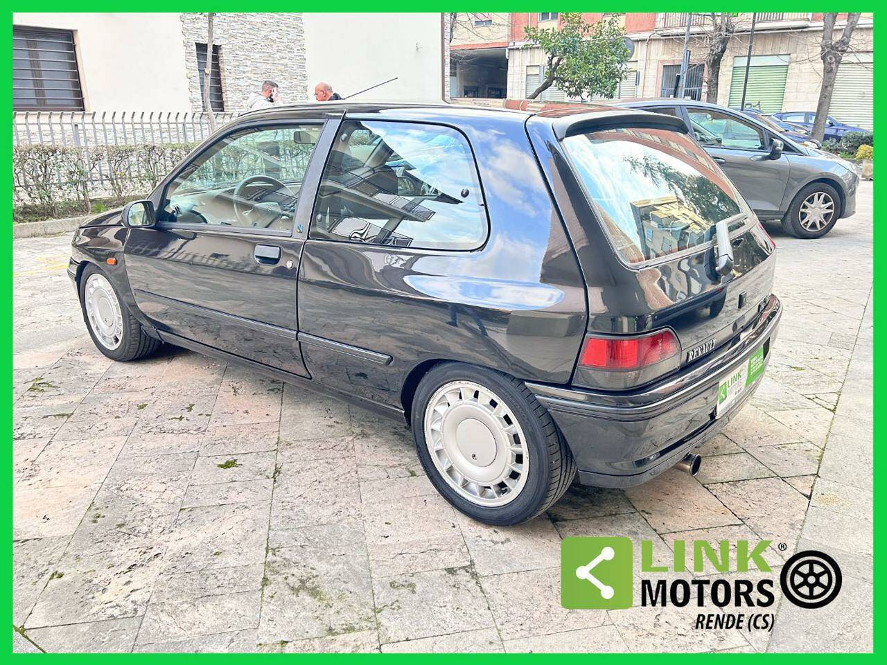 Renault Clio I 1.8 16V 263