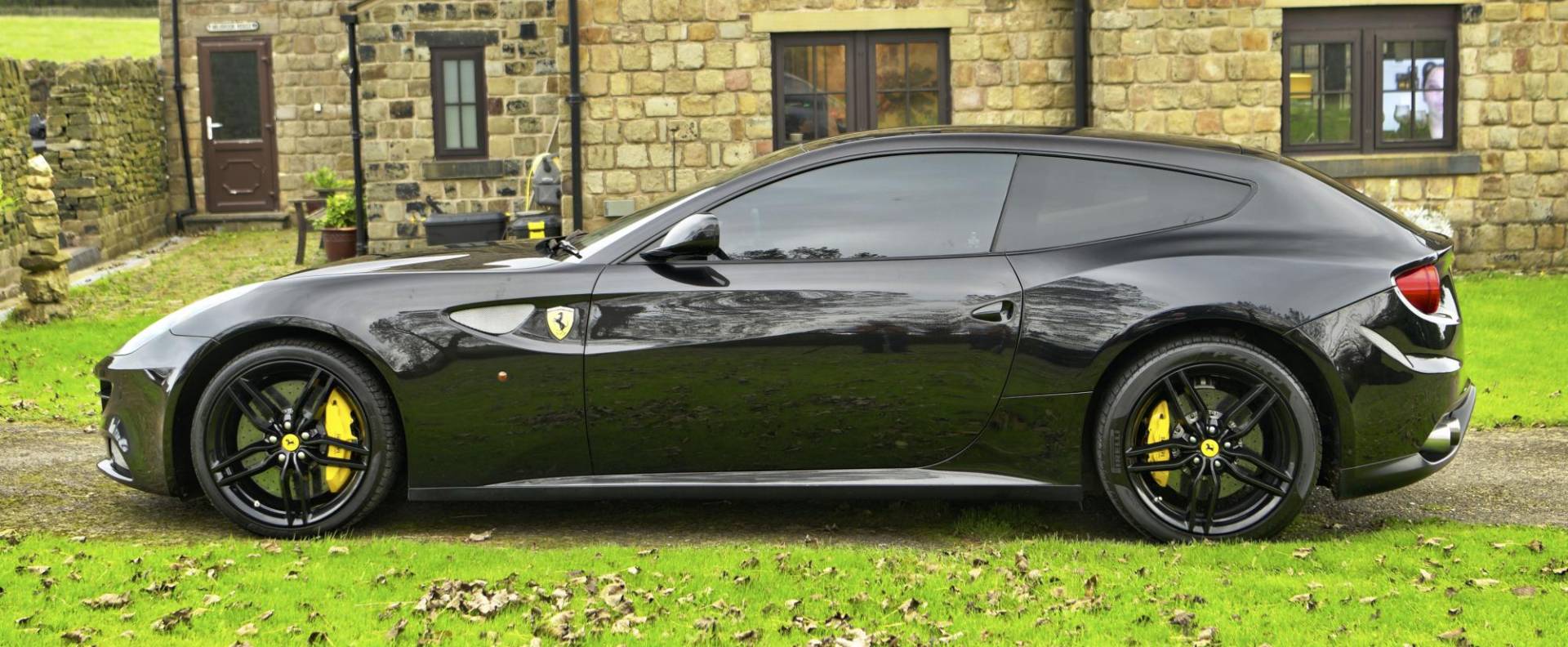 Ferrari FF 2124