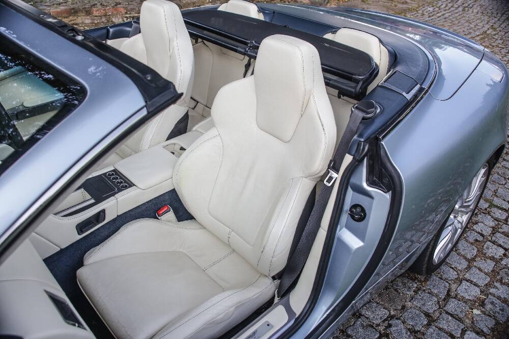 Aston Martin DB 9 Volante 4