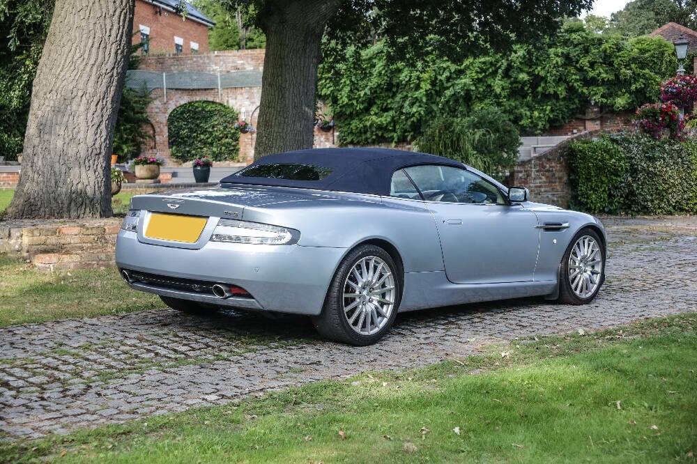 Aston Martin DB 9 Volante 17
