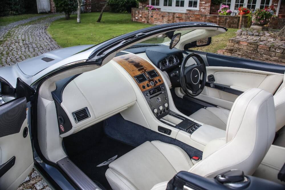 Aston Martin DB 9 Volante 1
