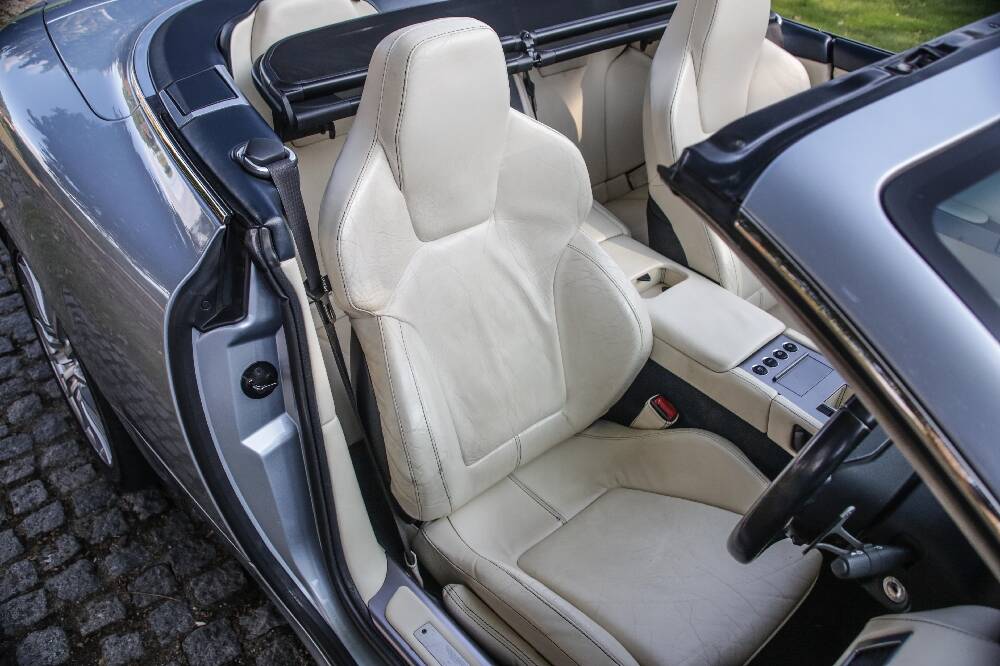Aston Martin DB 9 Volante 7