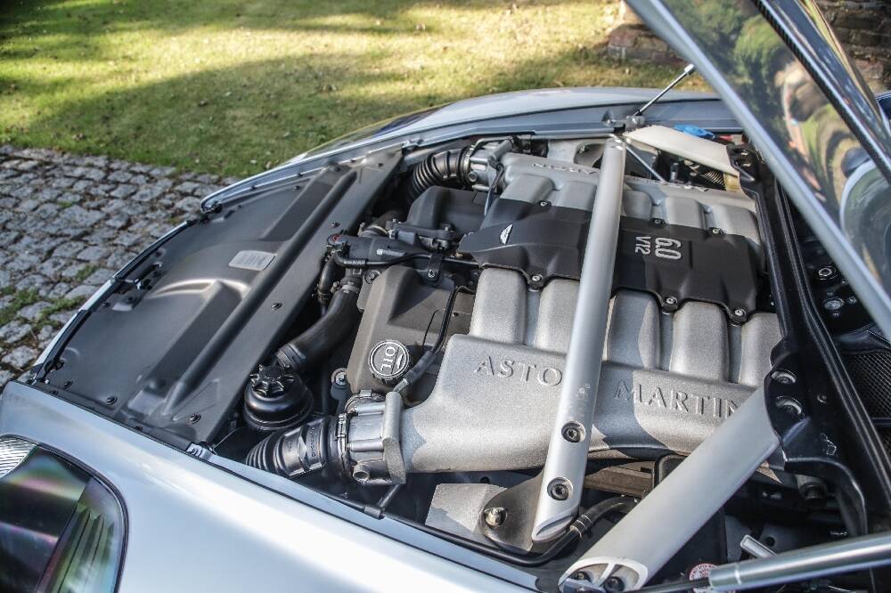Aston Martin DB 9 Volante 14