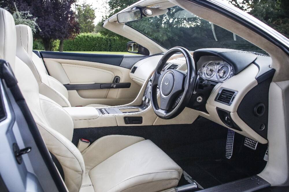 Aston Martin DB 9 Volante 6